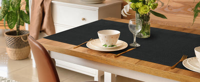 Table runner wallpaper